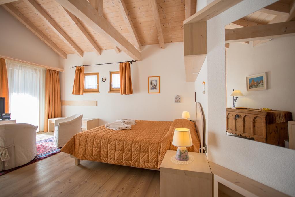 Castelir Suite Hotel Panchia Værelse billede