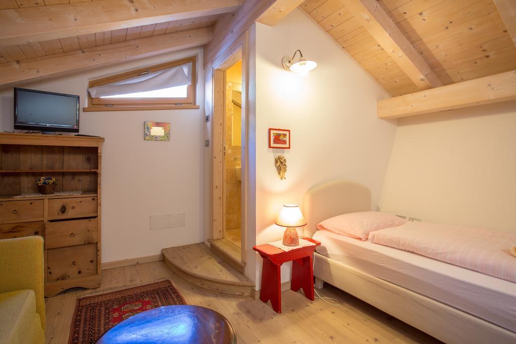 Castelir Suite Hotel Panchia Værelse billede
