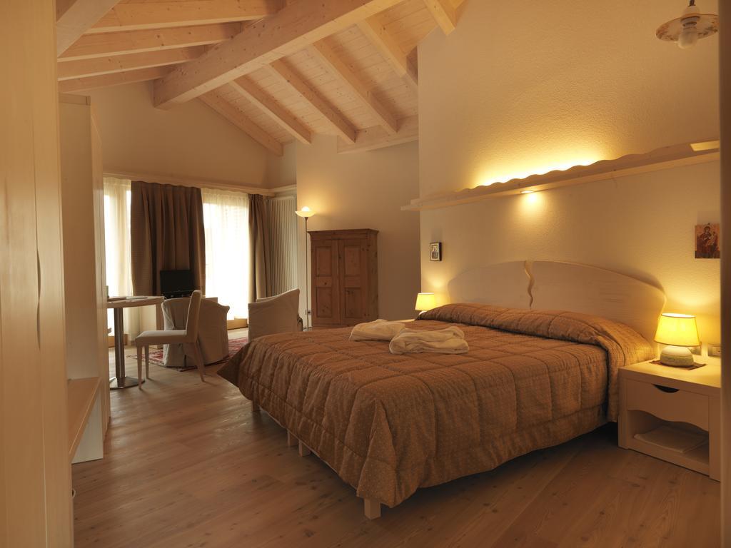 Castelir Suite Hotel Panchia Værelse billede